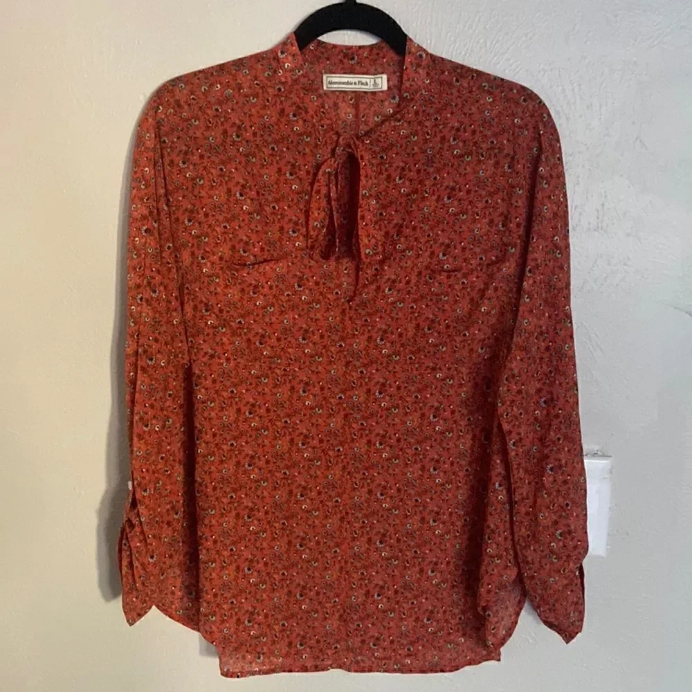 Abercrombie &Fitch long sleeve Sz L impeccable condition